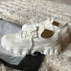 SHEIN Cuccoo cream color sneakers size 41/10